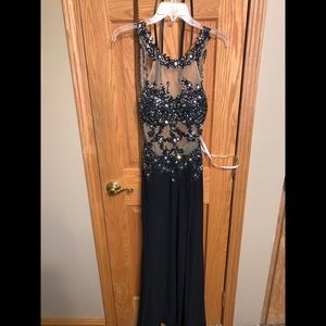 Dancing Queen brand black fitted Prom dress